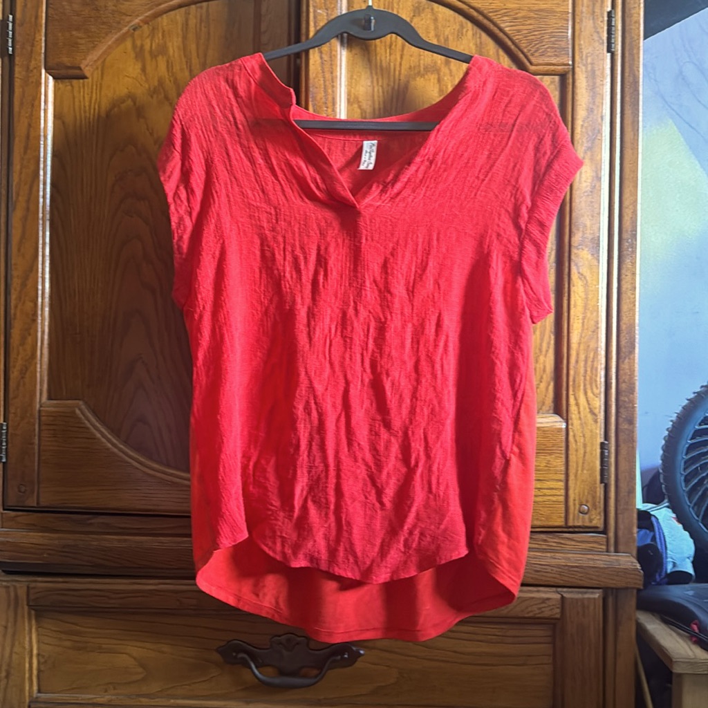 Red Lightweight Short Sleeved Blouse